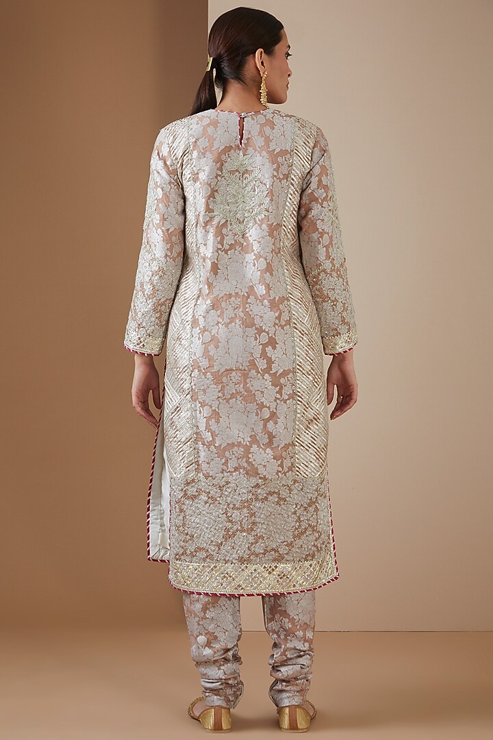 Grey Banarasi Embroidered Kurta Set by Simar Dugal at Pernia's Pop Up Shop