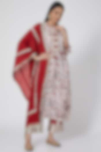 Red Printed Kurta Set by Simar Dugal at Pernia's Pop Up Shop