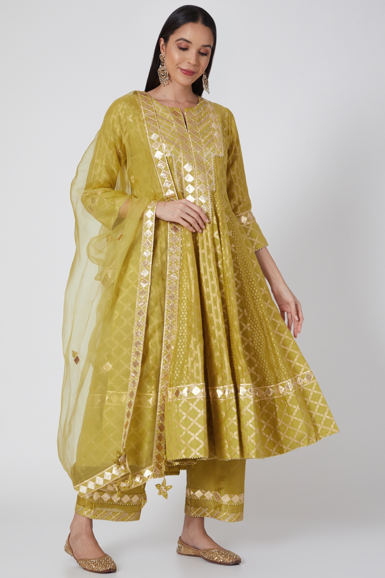BHARANI SONS Womens Anarkali Flared Banarasi Silk Gown (XL, Red with Gold  Zari- MFN) : Amazon.in: Fashion
