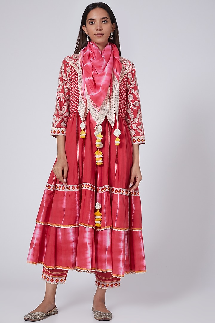 Red Thread Embroidered Kurta set by Simar Dugal