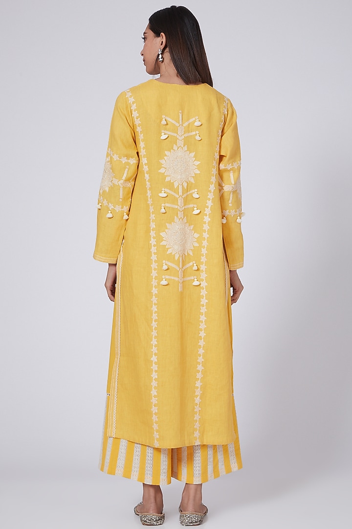 Yellow Dori Embroidered Kurta Set by Simar Dugal at Pernia's Pop Up Shop