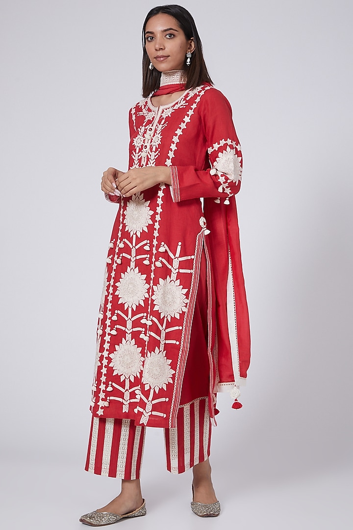 Red Embroidered Kurta Set by Simar Dugal