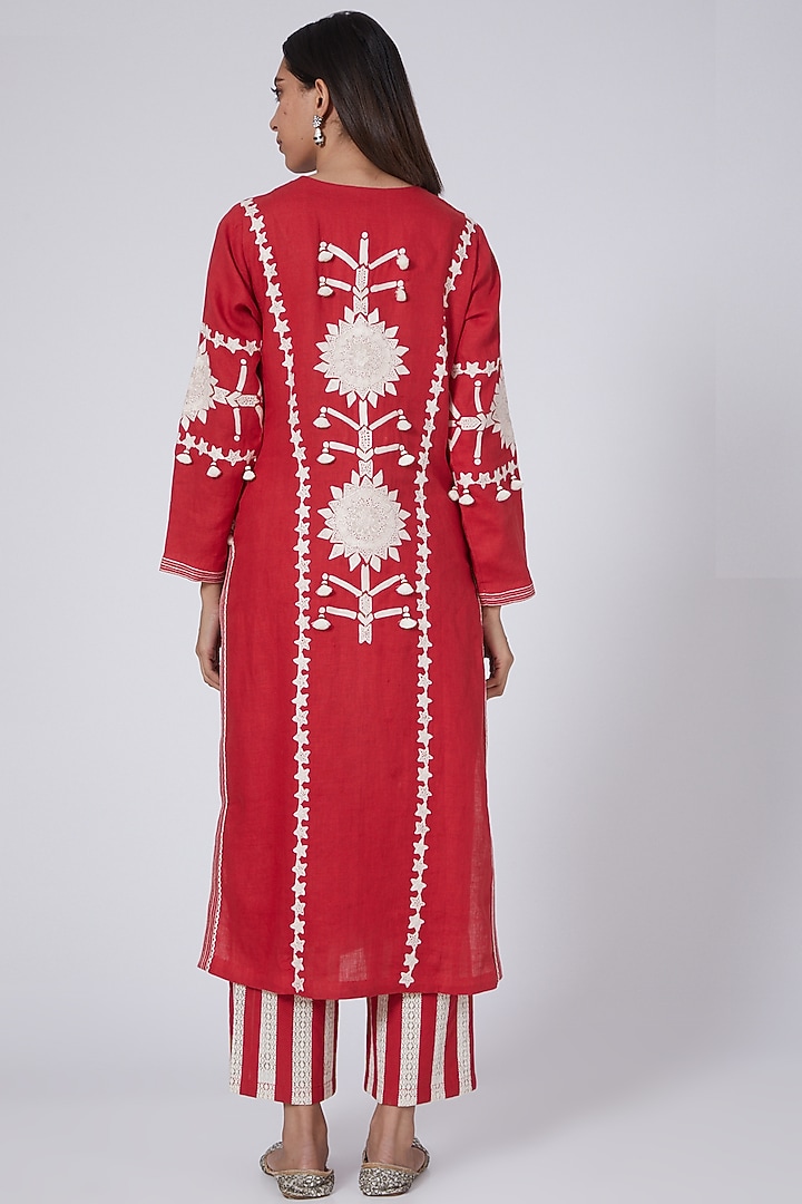 Red Embroidered Kurta Set by Simar Dugal at Pernia's Pop Up Shop