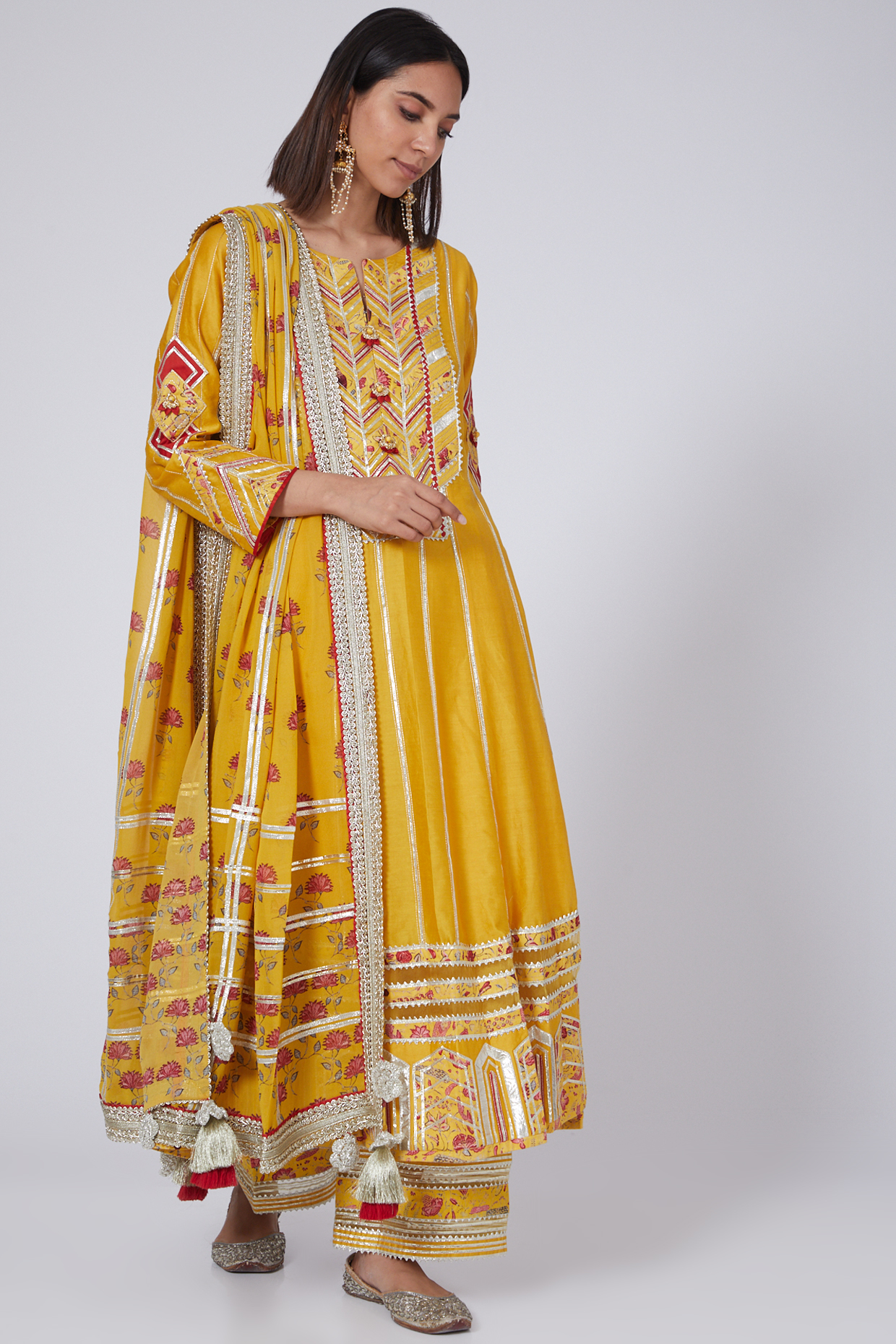 Yellow Chanderi Kurta Set With Digital Patch Work by Simar Dugal at Pernia's Pop Up Shop