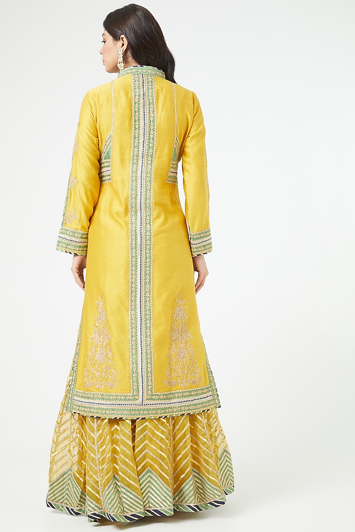 Yellow Embroidered Kurta Set by Simar Dugal at Pernia's Pop Up Shop