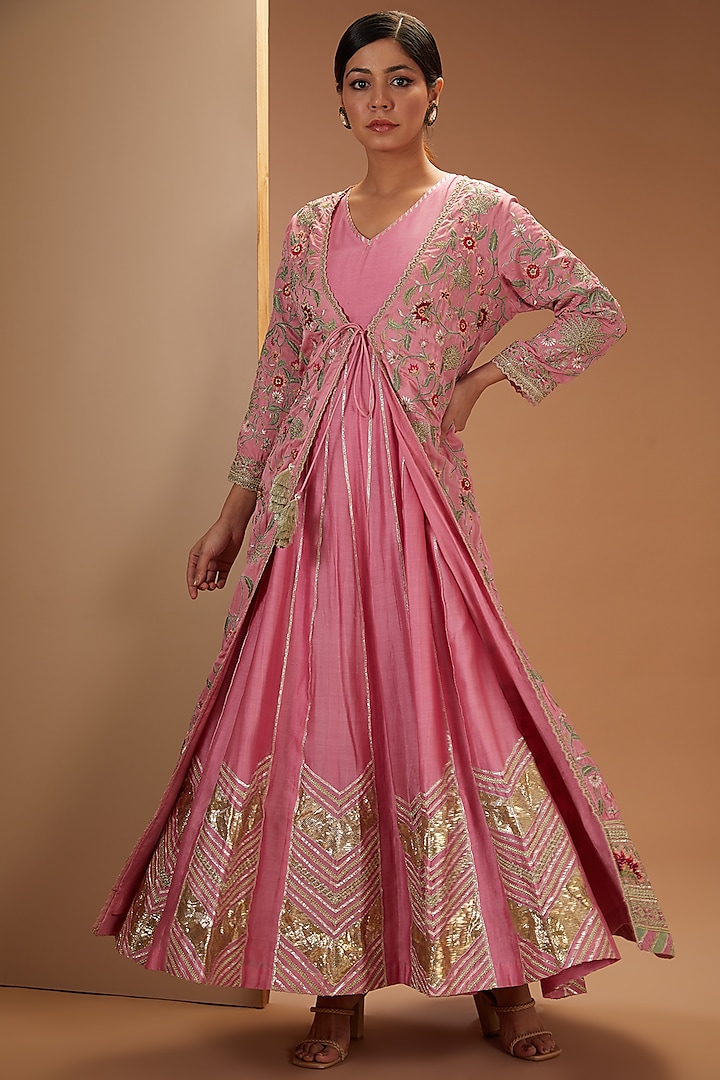 Salmon Pink Chanderi Anarkali Set by Simar Dugal at Pernia's Pop Up Shop