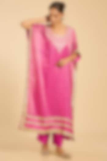 Fuchsia Pink Striped Tissue Hand Embroidered Kaftan Set by Simar Dugal at Pernia's Pop Up Shop