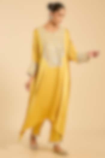 Mustard Striped Tissue Hand Embroidered Kaftan Set by Simar Dugal at Pernia's Pop Up Shop