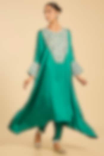 Green Striped Tissue Hand Embroidered Kaftan Set by Simar Dugal at Pernia's Pop Up Shop