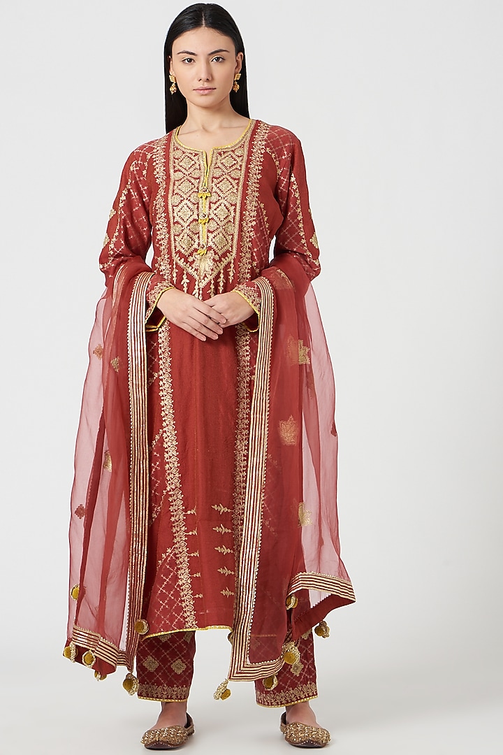 Cayenne Red Chanderi Banarasi Kurta Set by Simar Dugal