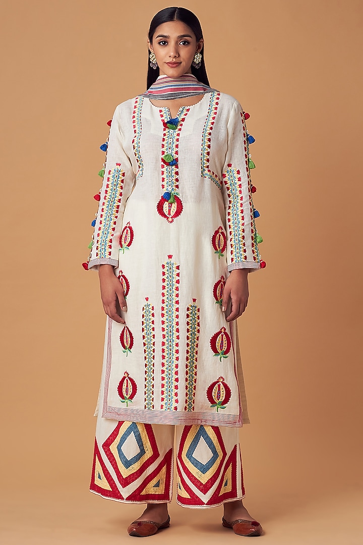 Ivory Embroidered A-Line Kurta Set by Simar Dugal