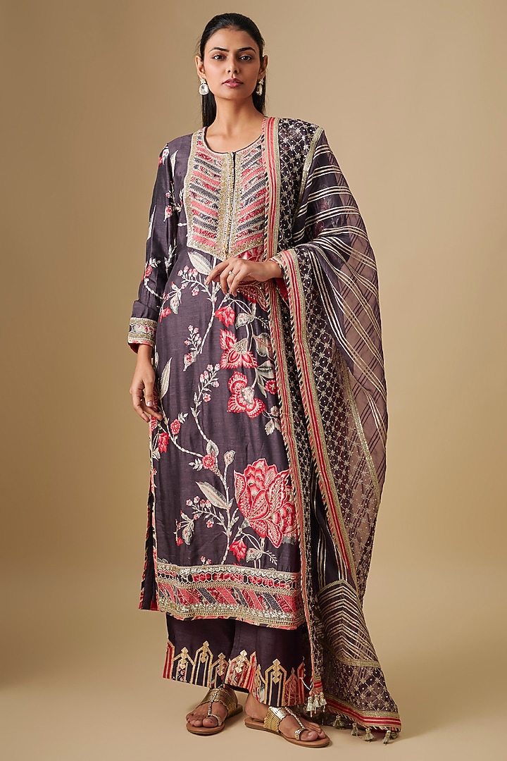 Purple Dupion Hand Embroidered Straight Kurta Set by Simar Dugal at Pernia's Pop Up Shop