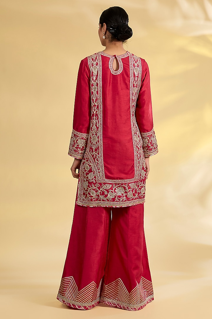 Red Tussar Silk Gota Embroidered Kurta Set by Simar Dugal at Pernia's Pop Up Shop