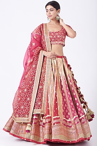 Red Nakshi Embroidered Lehenga Set by Simar Dugal