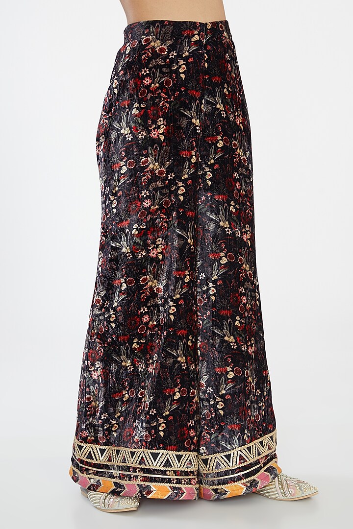 Purple Velvet Printed & Hand Embroidered Kurta Set by Simar Dugal at Pernia's Pop Up Shop