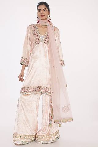 Light Pink Velvet Hand Embroidered Kurta Set by Simar Dugal