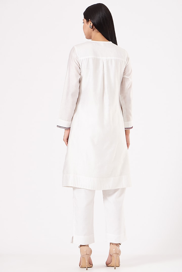 White Embroidered Kurta by Sini Madhubani at Pernia's Pop Up Shop
