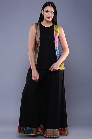 Black Embroidered Tunic Set by Simply Kitsch