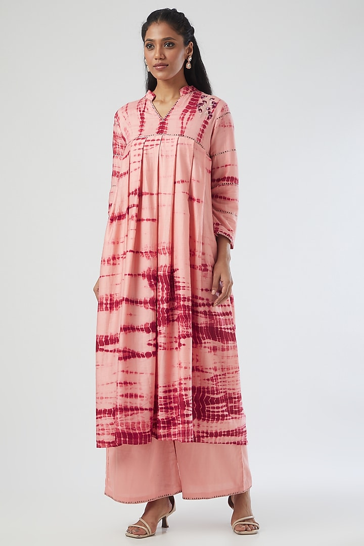 Blush Pink Hand Tie-Dyed Kurta Set by Simply Kitsch at Pernia's Pop Up Shop