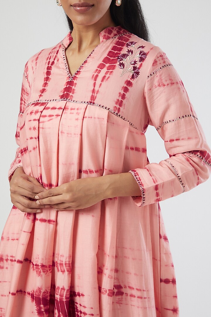 Blush Pink Hand Tie-Dyed Kurta Set by Simply Kitsch at Pernia's Pop Up Shop