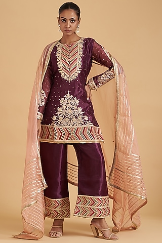 Wine Organza Kurta Set by Sidhaarth and Disha
