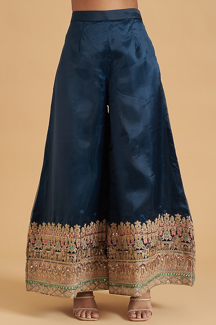 Midnight Blue Zari Embroidered Kurta Set by Sidhaarth and Disha at Pernia's Pop Up Shop