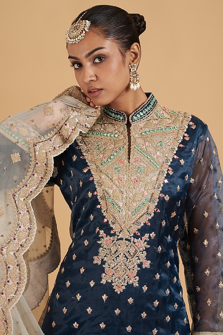 Midnight Blue Zari Embroidered Kurta Set by Sidhaarth and Disha at Pernia's Pop Up Shop
