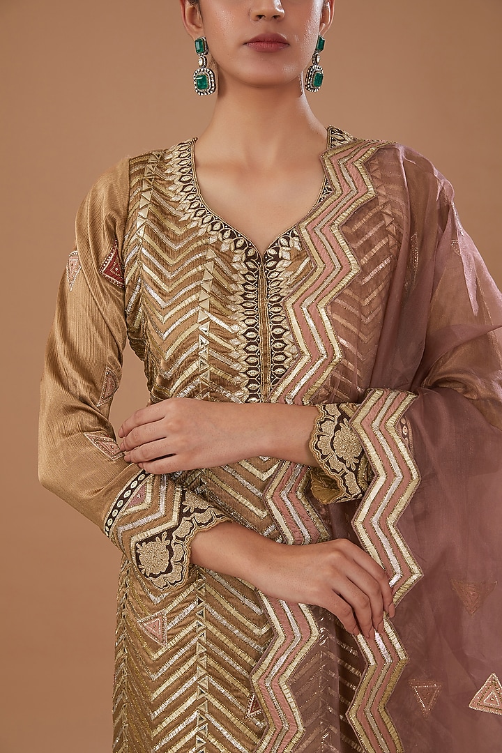 Beige Crush Silk Gota Embroidered Kurta Set by Sidhaarth and Disha at Pernia's Pop Up Shop