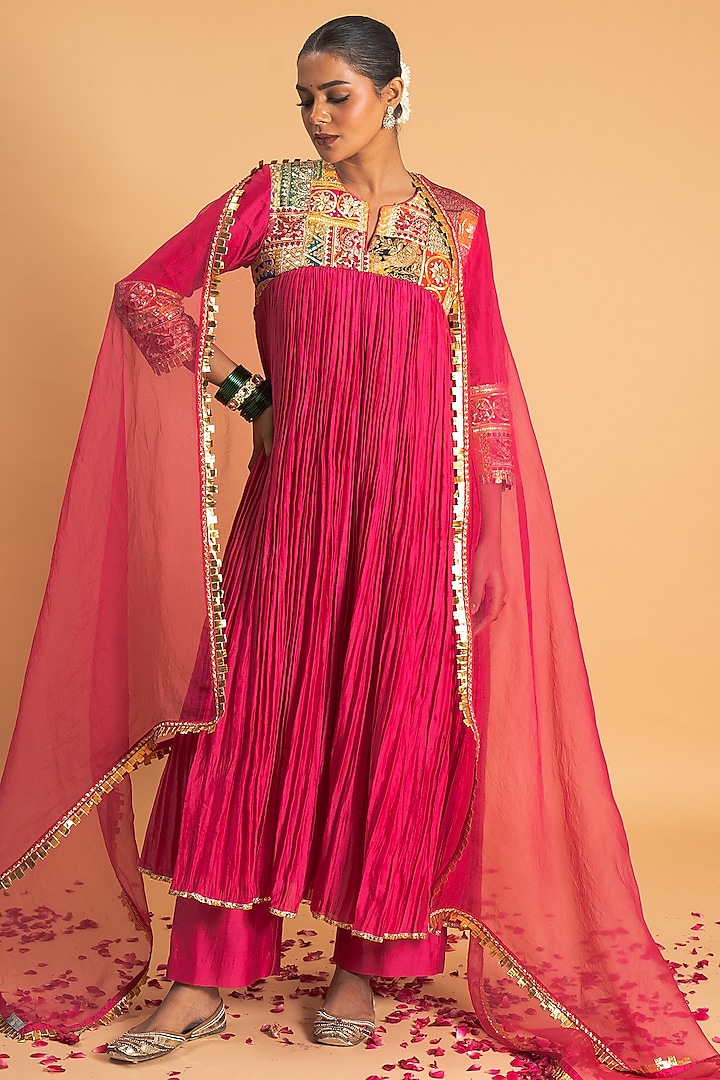 Pink Chanderi Silk Gota Applique Work Kurta Set by Sitaraa at Pernia's Pop Up Shop