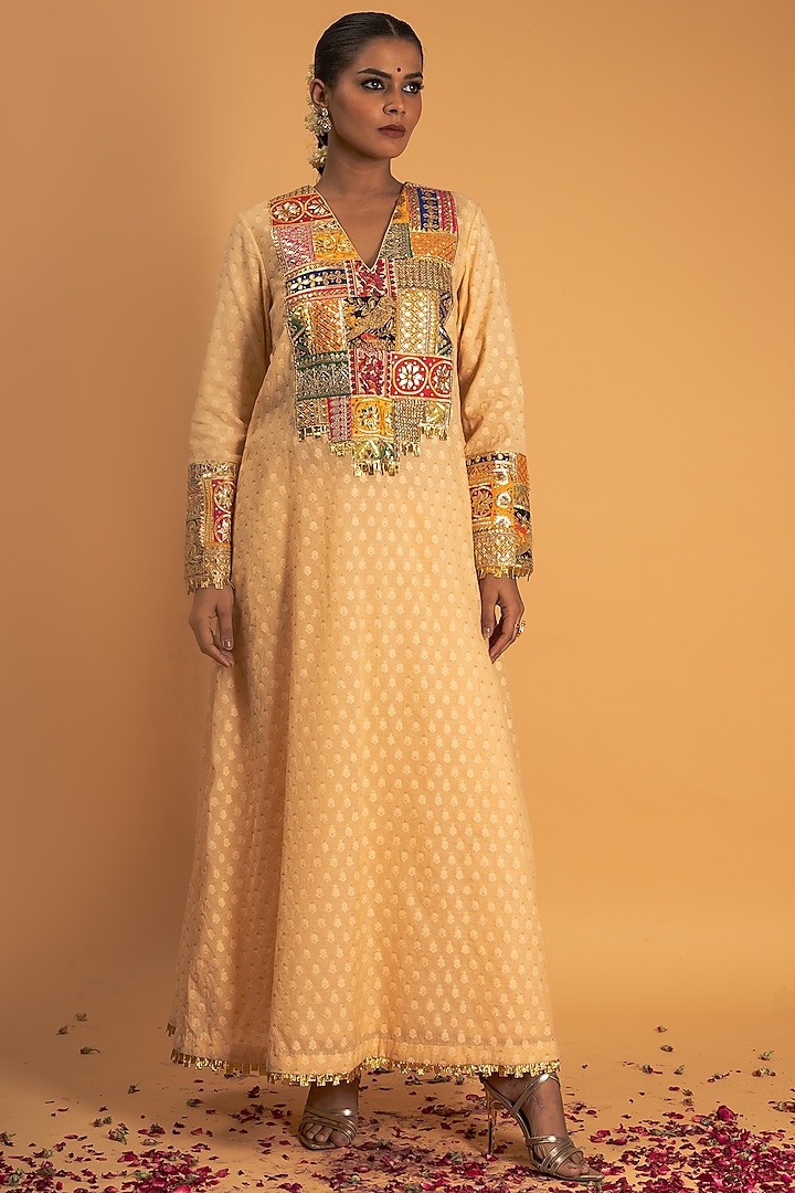 Light Peach Woven Chanderi Silk Gota Applique Work Kurta Set by Sitaraa at Pernia's Pop Up Shop