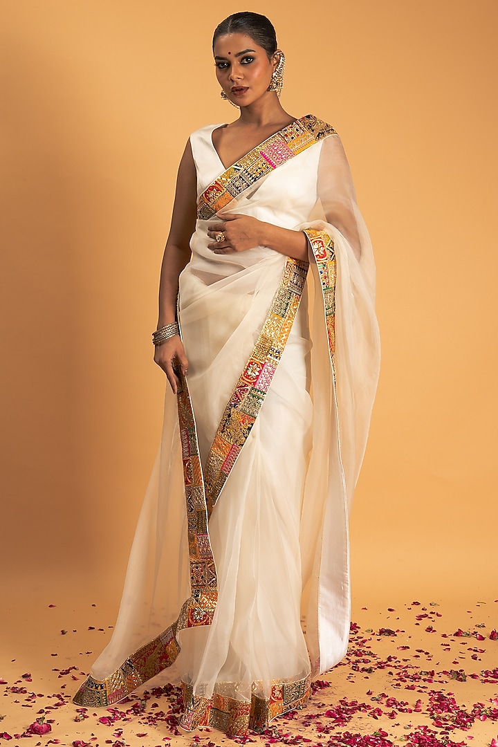 Ivory Organza Saree Set by Sitaraa at Pernia's Pop Up Shop