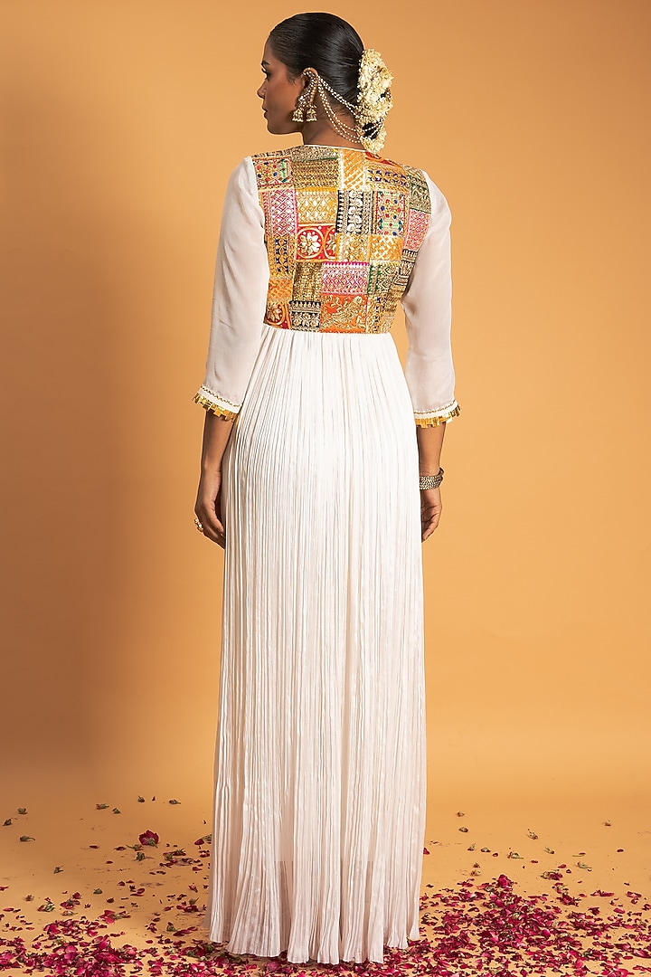 Ivory Chinon & Chanderi Gota Applique Work Kurta Set by Sitaraa at Pernia's Pop Up Shop