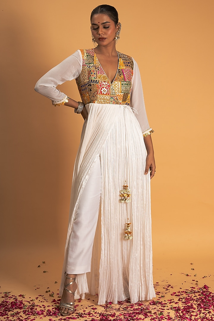 Ivory Chinon & Chanderi Gota Applique Work Kurta Set by Sitaraa at Pernia's Pop Up Shop