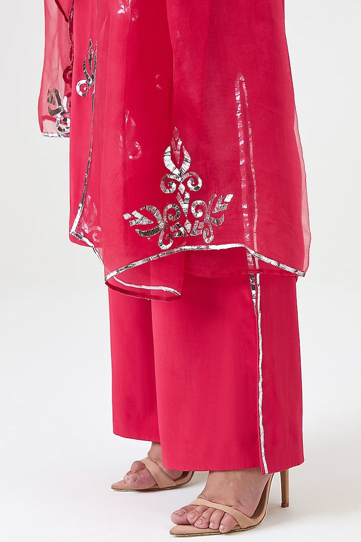Coral Natural Crepe Silk Embellished Kurta Set by Sitaraa at Pernia's Pop Up Shop