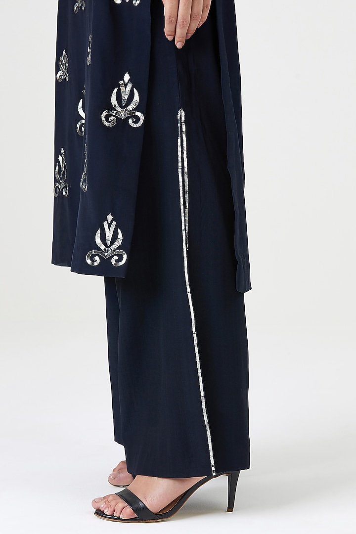 Navy Blue Natural Crepe Silk Embellished Kurta Set by Sitaraa at Pernia's Pop Up Shop