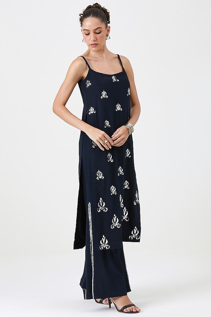 Navy Blue Natural Crepe Silk Embellished Kurta Set by Sitaraa at Pernia's Pop Up Shop