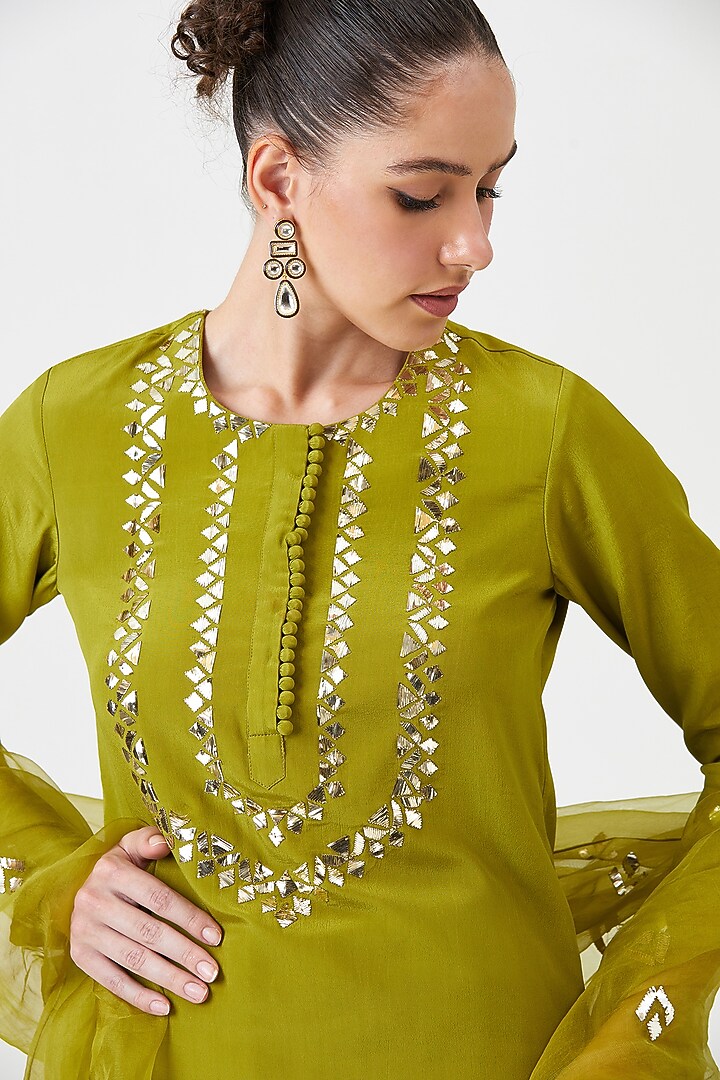 Green Natural Crepe Silk Mukaish Work Kurta Set by Sitaraa at Pernia's Pop Up Shop