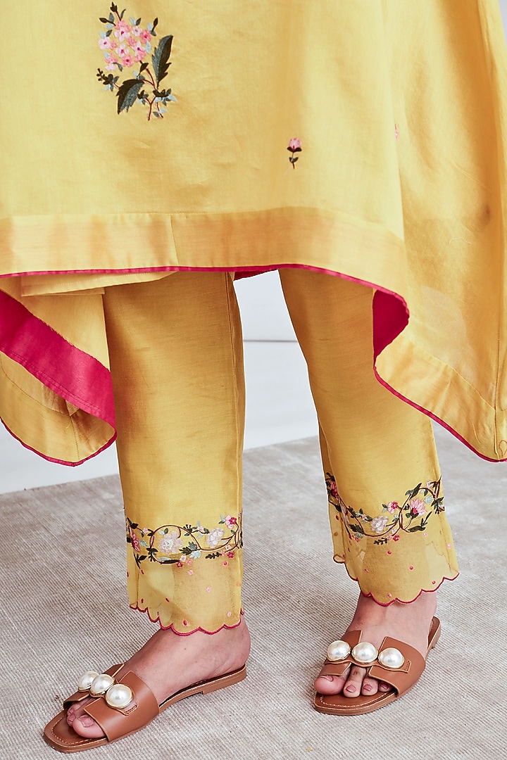 Yellow Embroidered Kaftan Set by Sitaraa at Pernia's Pop Up Shop