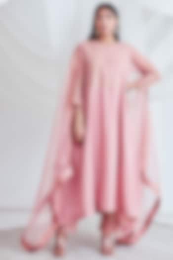 Old Rose Embroidered Kurta Set by Sitaraa at Pernia's Pop Up Shop