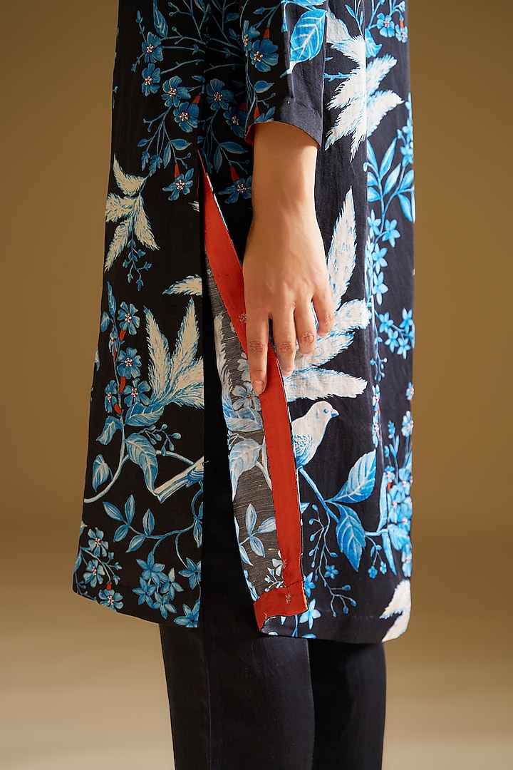 Black Silk Linen Floral Printed Kurta Set by Sitaraa at Pernia's Pop Up Shop