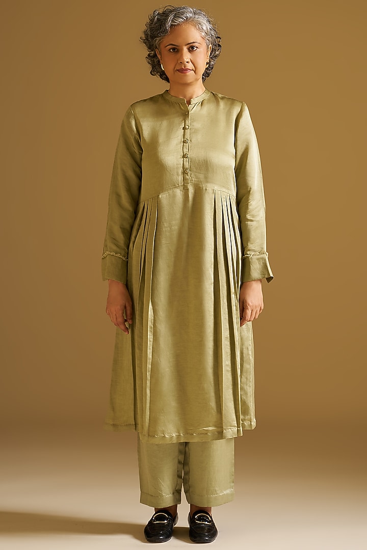 Olive & Pistachio Green Silk Linen Embroidered Kurta Set by Sitaraa at Pernia's Pop Up Shop