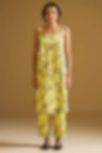 Neon Yellow Silk Linen Printed Kurta Set by Sitaraa at Pernia's Pop Up Shop