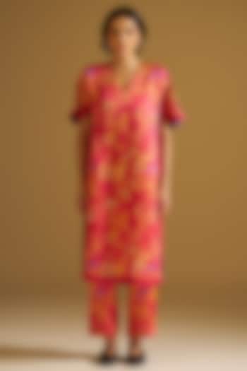Deep Pink Silk Linen Floral Printed Kurta Set by Sitaraa at Pernia's Pop Up Shop