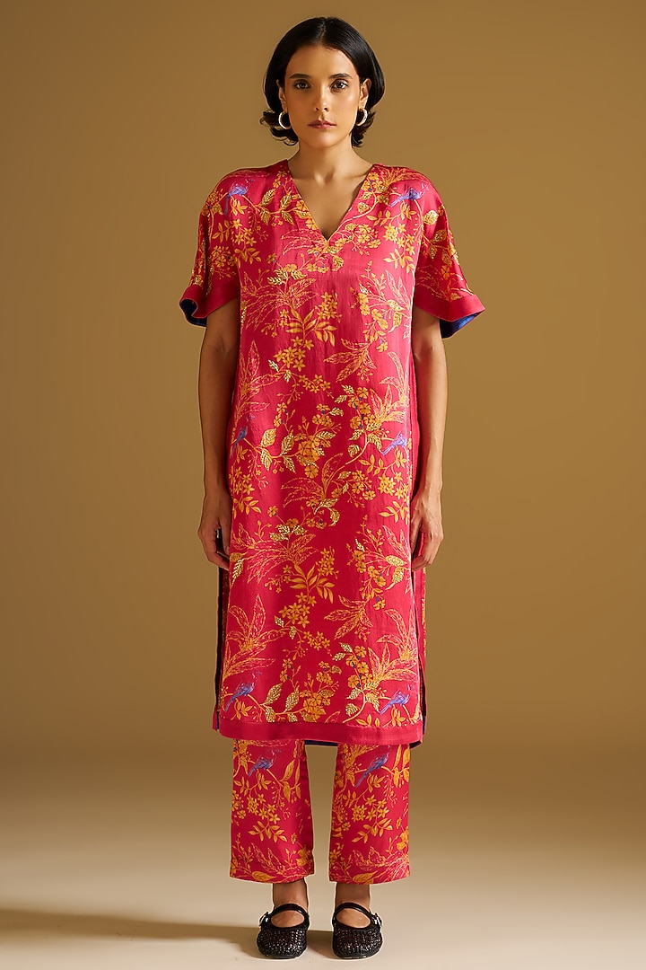 Deep Pink Silk Linen Floral Printed Kurta Set by Sitaraa at Pernia's Pop Up Shop