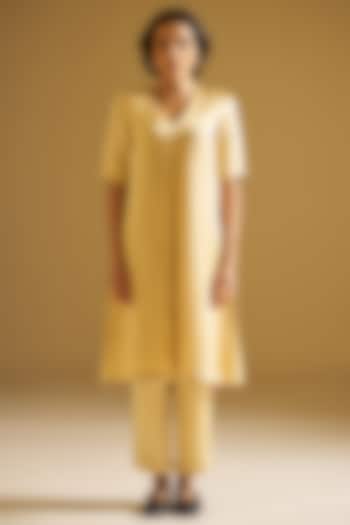 Muted Gold Silk Linen Floral Embroidered Kurta Set by Sitaraa at Pernia's Pop Up Shop