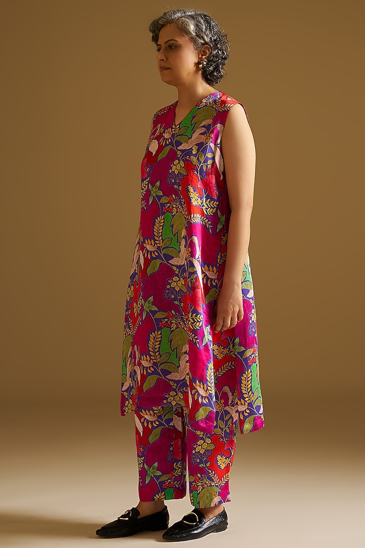 Multi-Colored Silk Linen Floral Digital Printed Kurta Set by Sitaraa at Pernia's Pop Up Shop