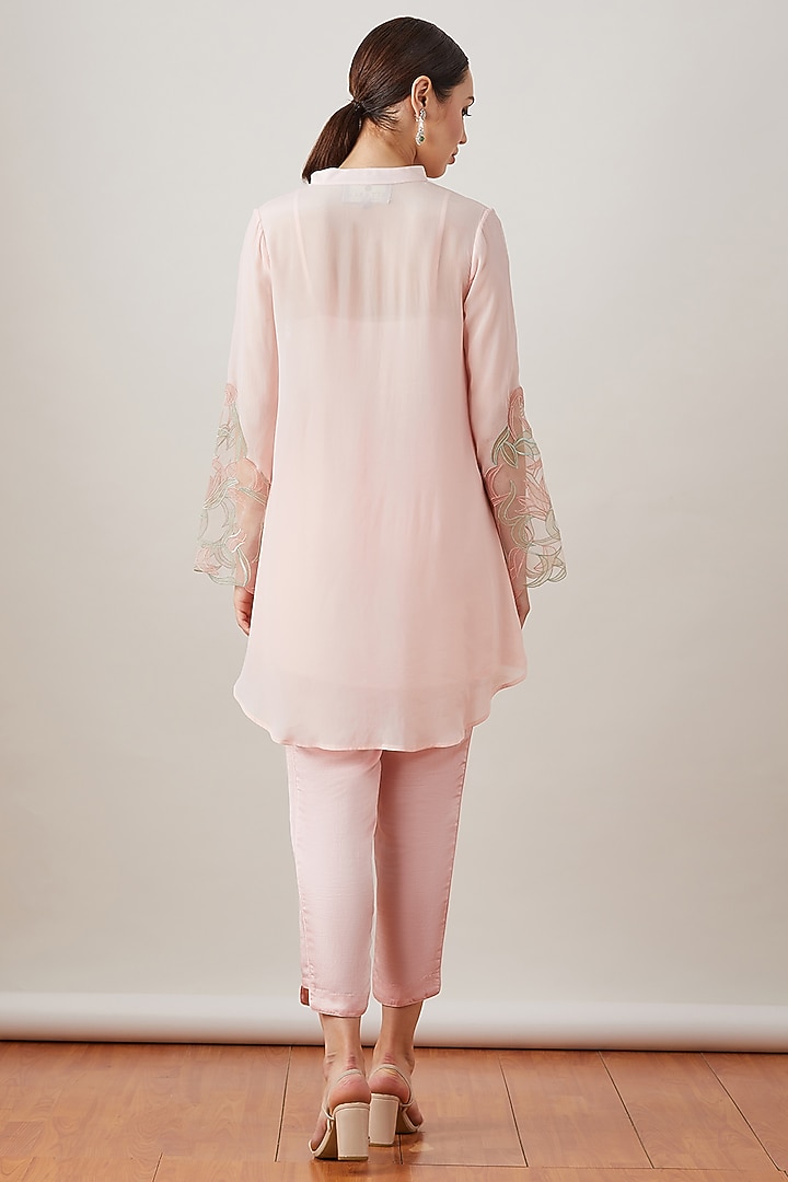 Icy Pink Embroidered Kurta Set by Sitaraa at Pernia's Pop Up Shop