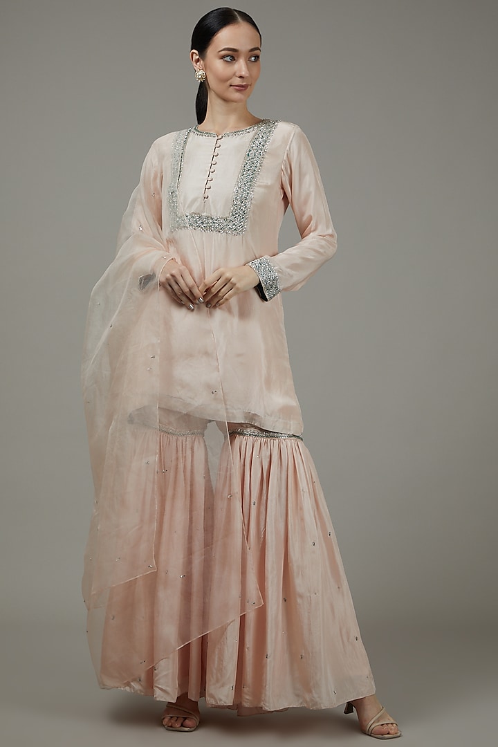 Peach Silk Gharara Set by Sitaraa at Pernia's Pop Up Shop