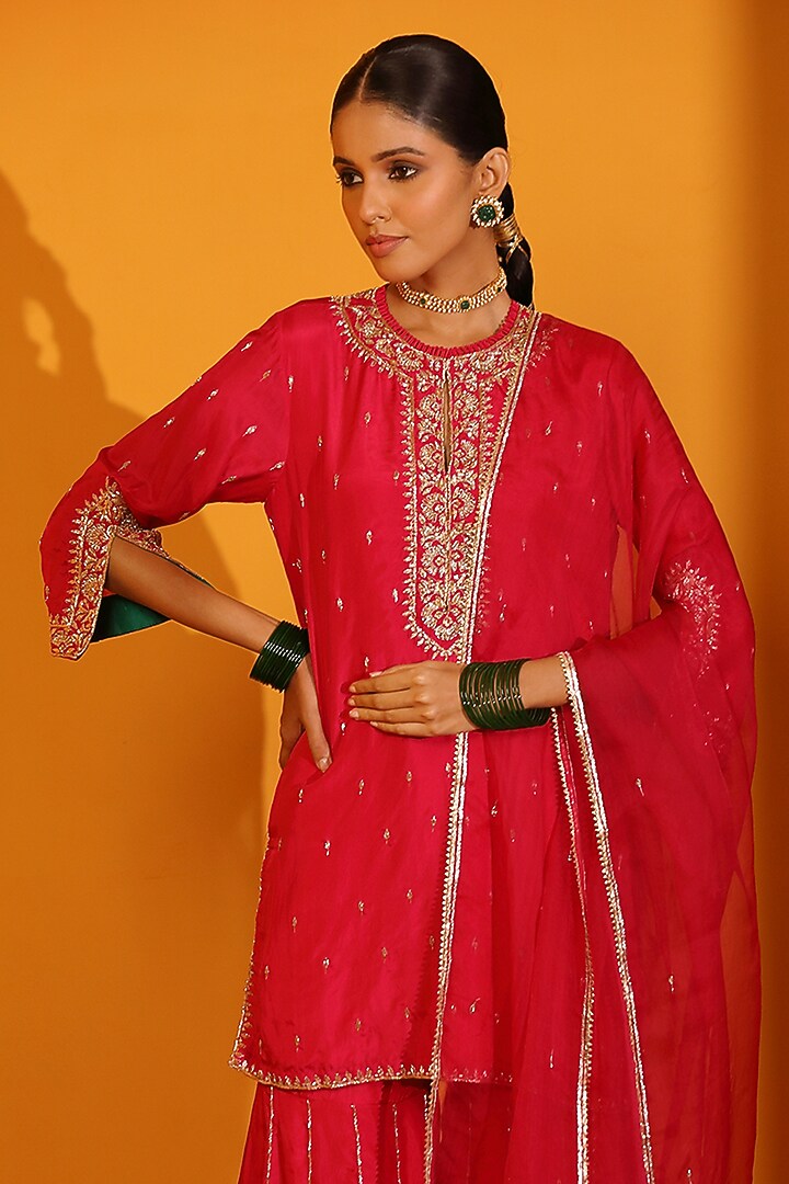 Fuchsia Habutai SIlk Wedding Sharara Set by Sitaraa at Pernia's Pop Up Shop