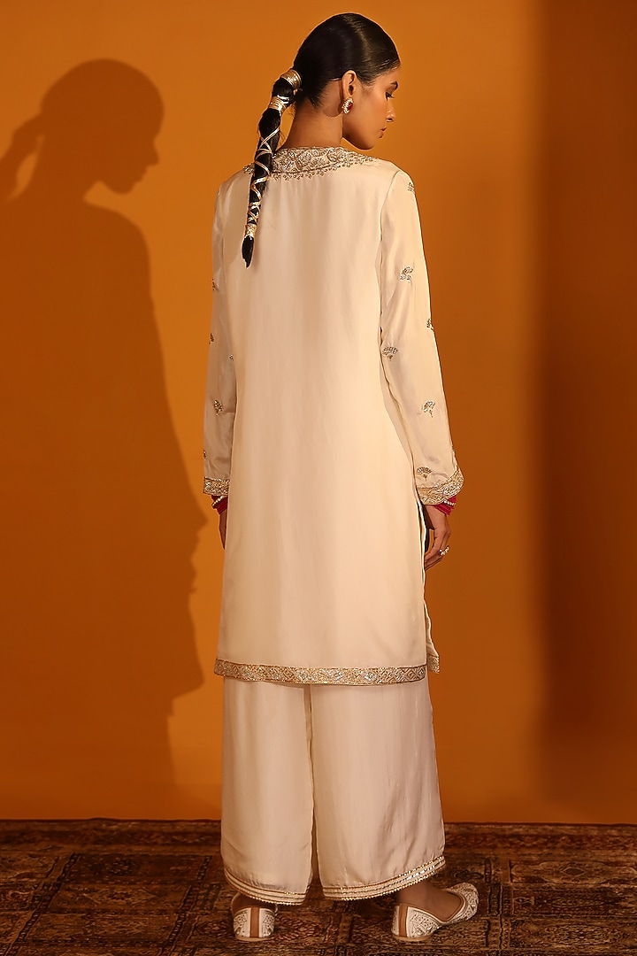 Ivory Habutai Silk Kurta Set by Sitaraa at Pernia's Pop Up Shop